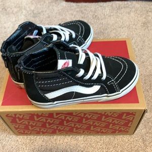 Toddler Girls black/white Sk8-Hi Zip Van Sneakers